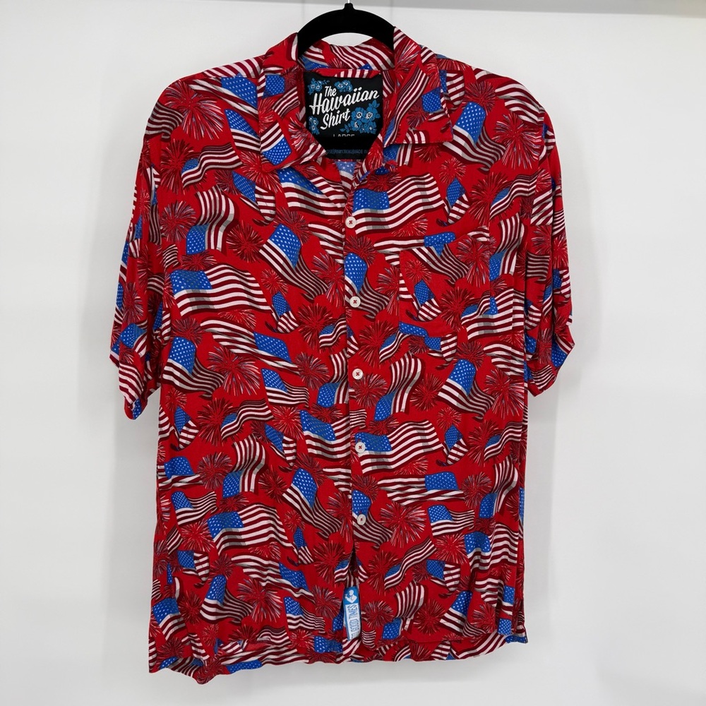 The Hawaiian‎ Shirt Patriotic American Flag Fireworks Button Up Camp Shirt Large